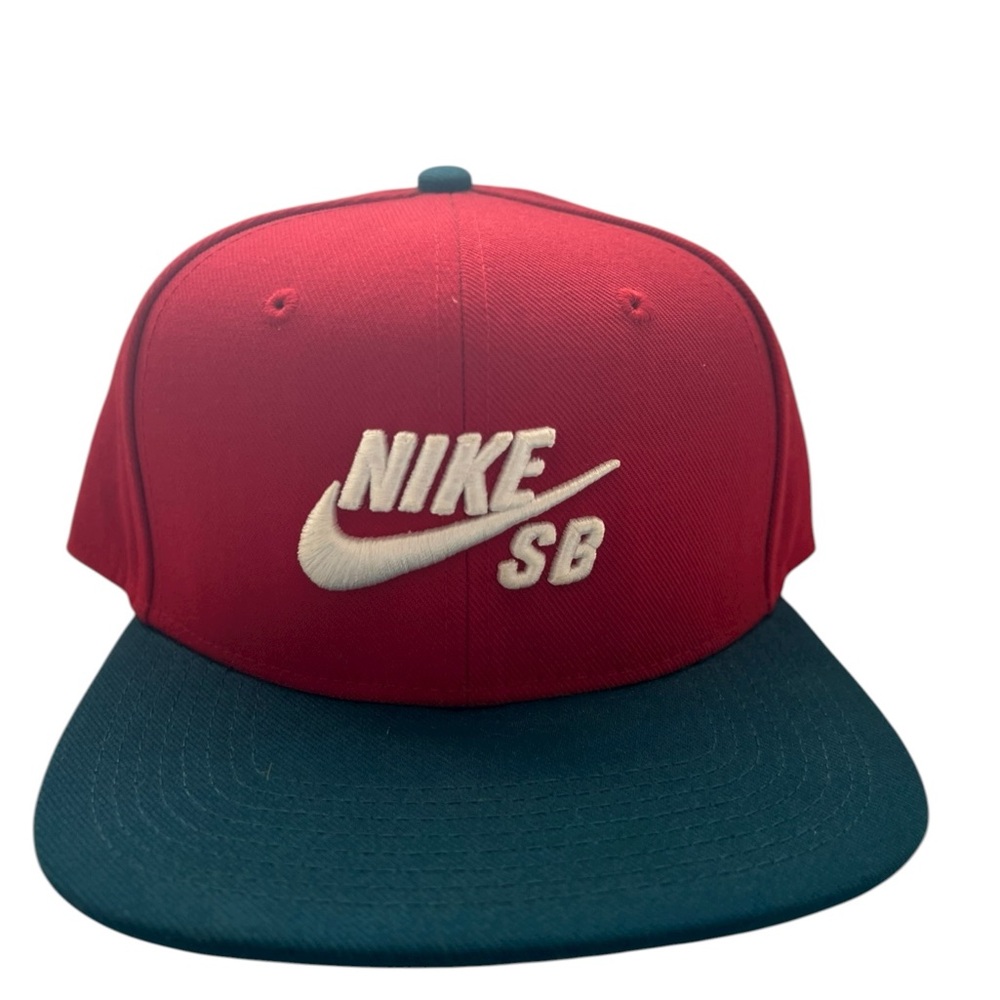 Nike SB baseball Cap Hat Snap Back Red White & Blue